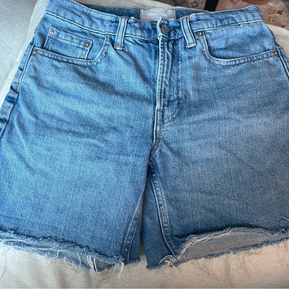 Everlane W Relaxed Short Denim Jean Size 25 - Picture 2 of 5